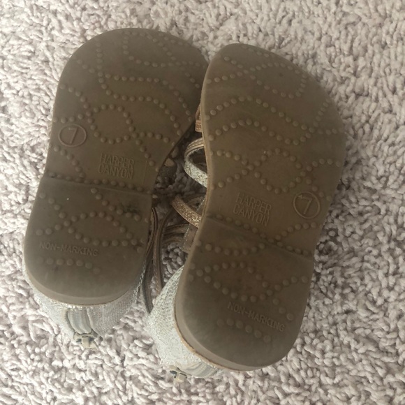 Little girls cute sandals - Picture 3 of 4